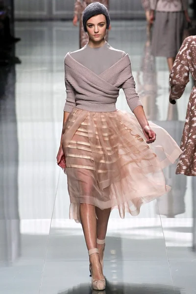 Look 27